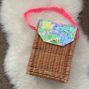 1974.NWOT Lilly Pulitzer wicker wine basket